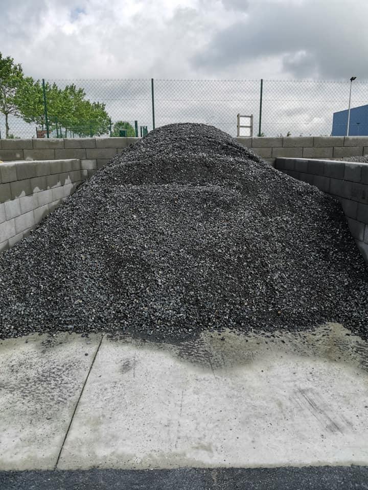 Nous commercialisons des graviers décoratifs de tons variés.